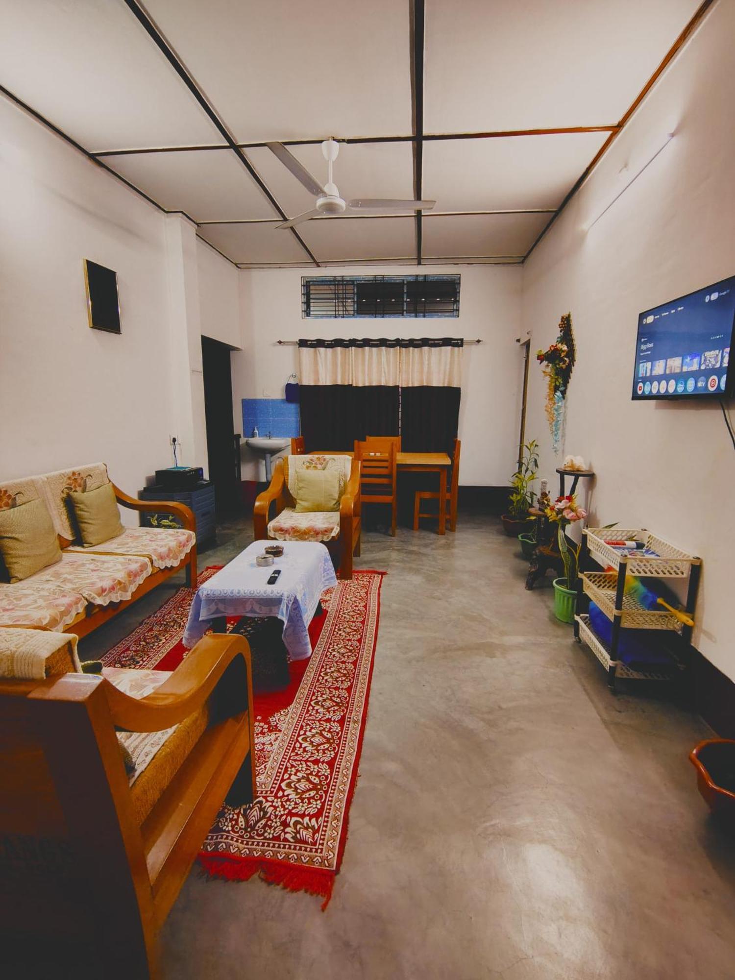 Gayatri Homestay Dibrugarh Exterior foto